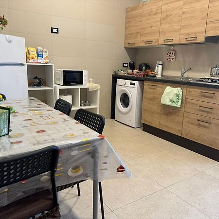 Casa Vacanze La Perla Rara Taranto Exterior foto