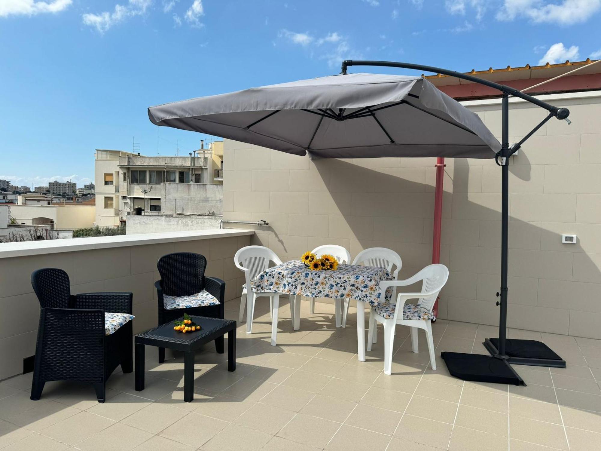 Casa Vacanze La Perla Rara Taranto Exterior foto